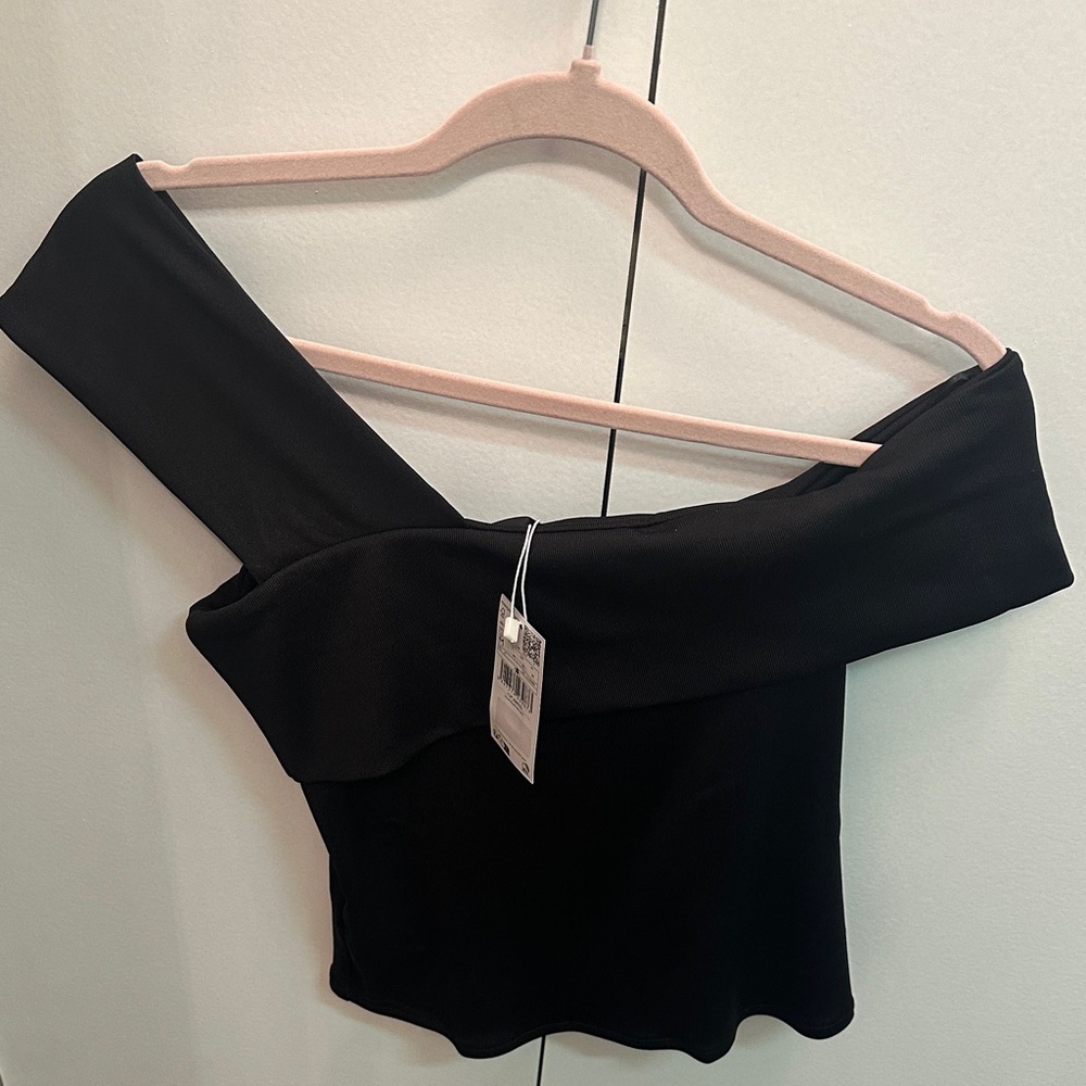 Mango Black Off-Shoulder Crop Top